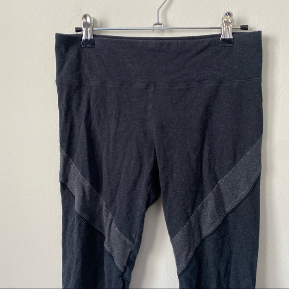 Aritzia | EUC Tna Mid-Rise Gray Leggings Size Medium - Picture 2 of 5